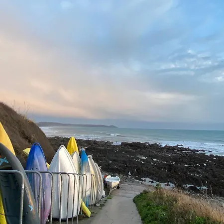 Cosy Double In A Seaside Crafthole